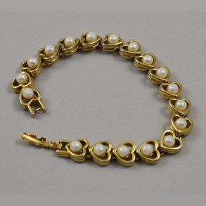 Vintage Bracelet Faux Pearls Heart Shaped  Gold Tone Setting w/ Fold Over Clasp